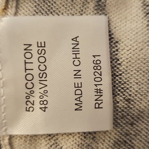 Multicolor Abstract Patterned Shawl - Picture 12 of 13